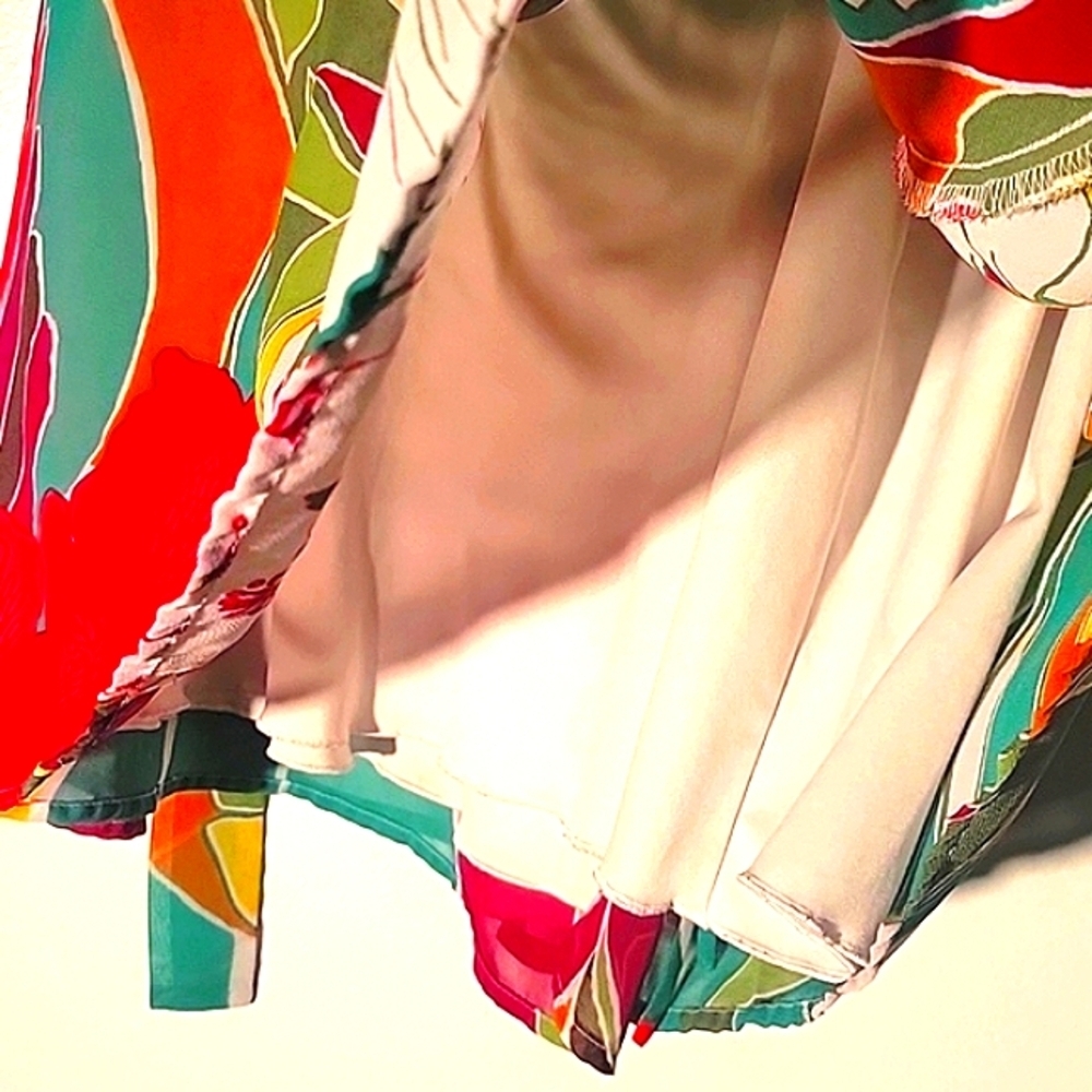 Johnathan Martin Woman's Multi Color Wrap & Tie Floral Blouse, Size: M - Picture 8 of 8